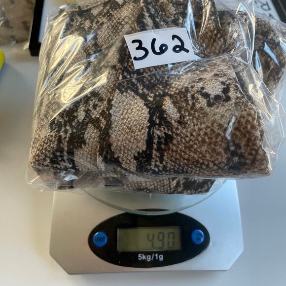 Blu Pepper Animal Print V-Neck Wrap Blouse Short Sleeve Size Large - Picture 7 of 8